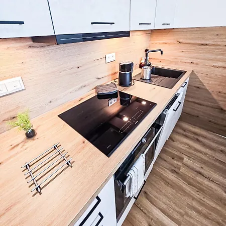 B-point Апартаменты Komarov